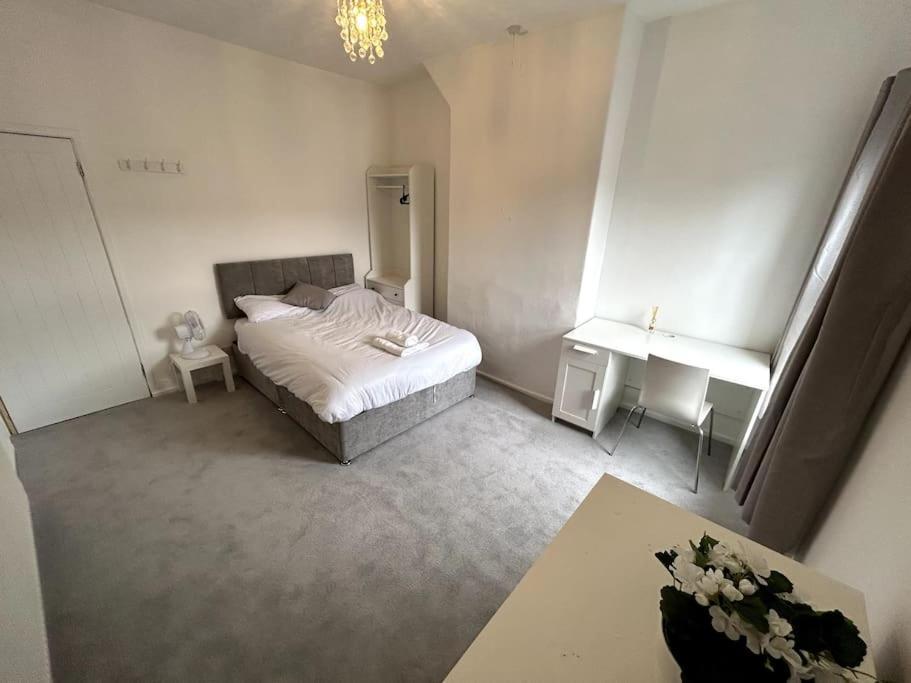 Perfect Home From Home In Stoke On Trent Etruria Luaran gambar